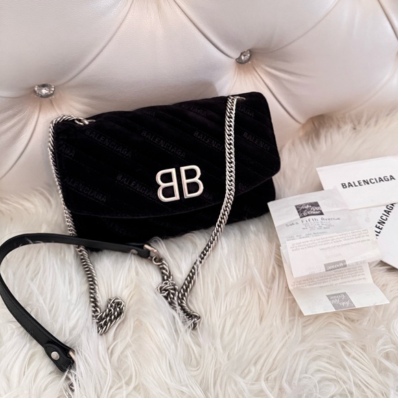 Balenciaga BB Chain Round Shoulder Quilted Velvet Bag - Picture 3 of 14